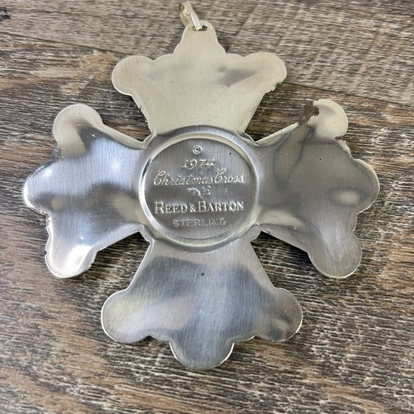 Vintage 1974 Reed & Barton Sterling Silver Christmas Cross - Picture 3 of 8